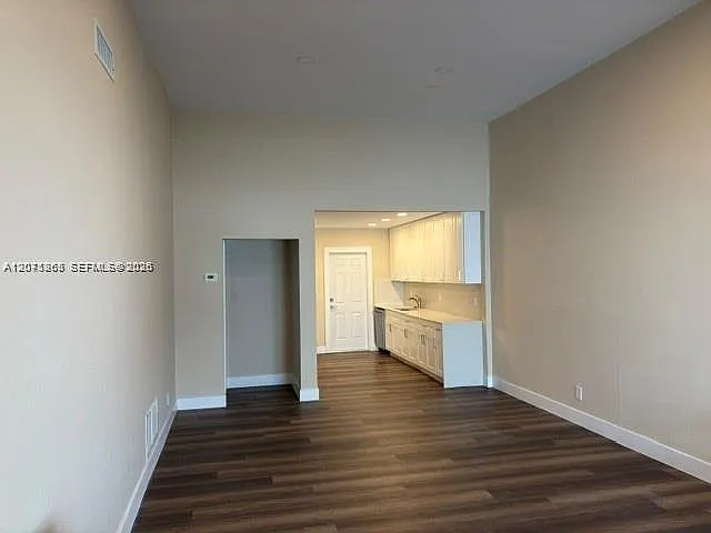 206 NE 1st Ct #1 — Photo 5