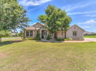 22689 Sandys Cir, Edmond, OK 73025