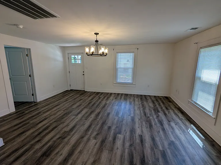 516 Trade St — Photo 6