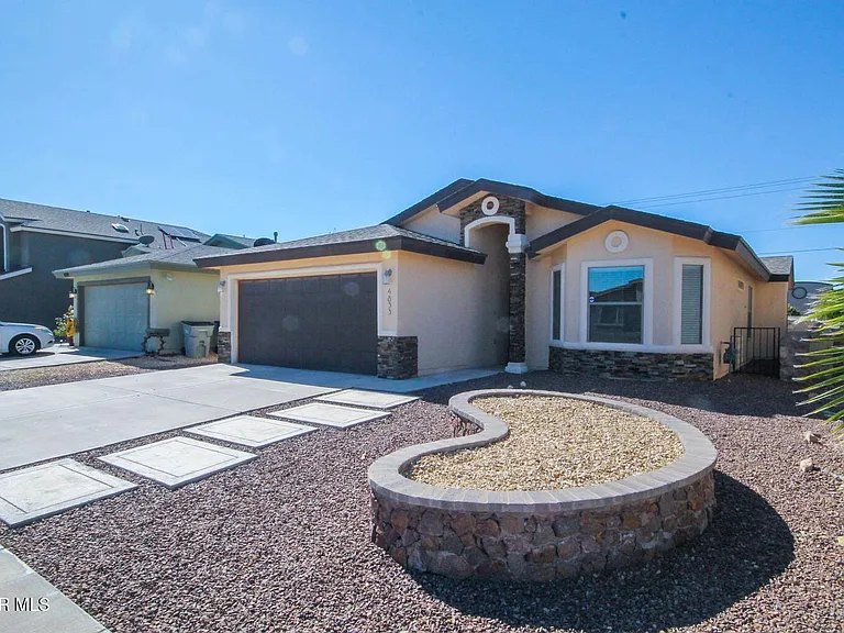 4833 Adrian Campos St — Photo 2