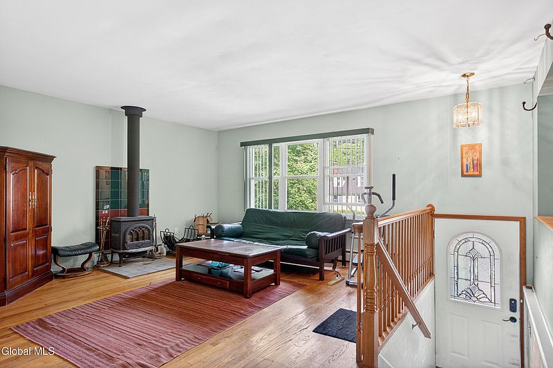 3rd image of 79 Willow Street