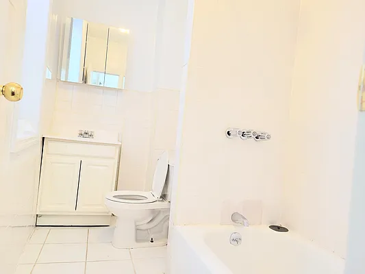 Rented by Virtual Real Estate | media 12