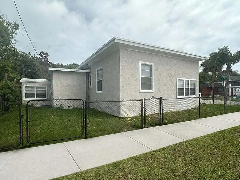 139 Alma Ct — Photo 18