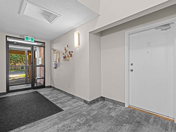 3rd image of 36 Champlain Cres #10
