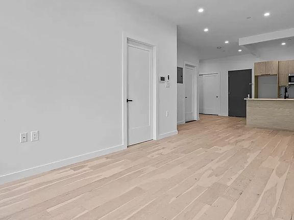3rd image of 1091 Rogers Ave #7
