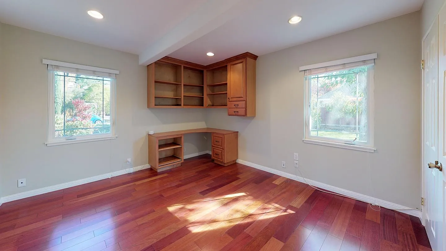 Private Bedroom in Wonderful Cupertino Home With Backyard Garden — Photo 4