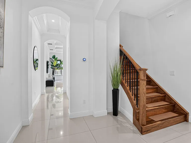 500 NE Wavecrest Way — Photo 9