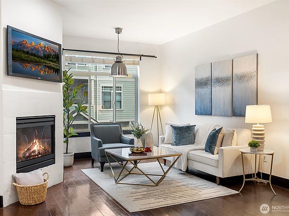 5th image of 4000 NE 3rd Place