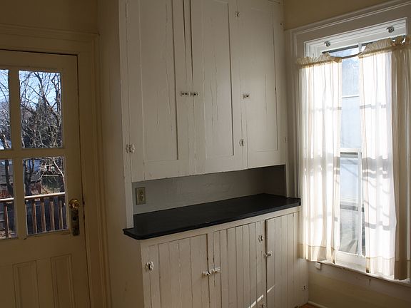 2nd image of 25 Pearl Street # Fl 2nd