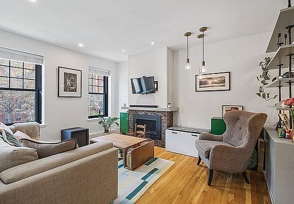 2nd image of 473 W 21st St #2