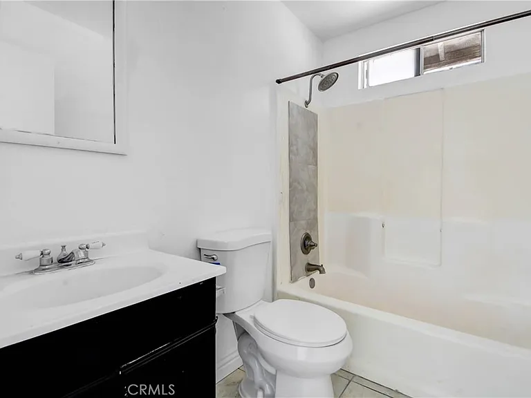 4039 Lorraine Dr #5 — Photo 14