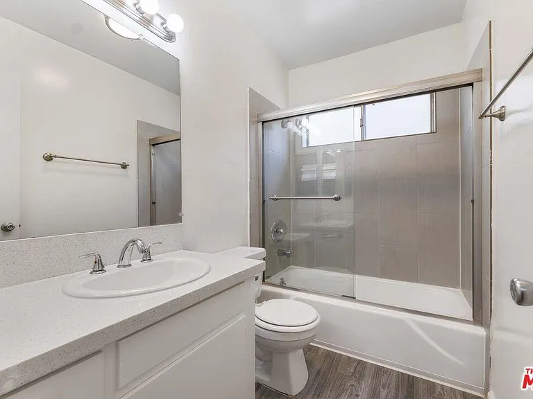 12015 Kling St #207 — Photo 21