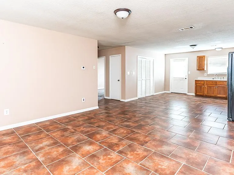 303 SE Gibson St #303 — Photo 8