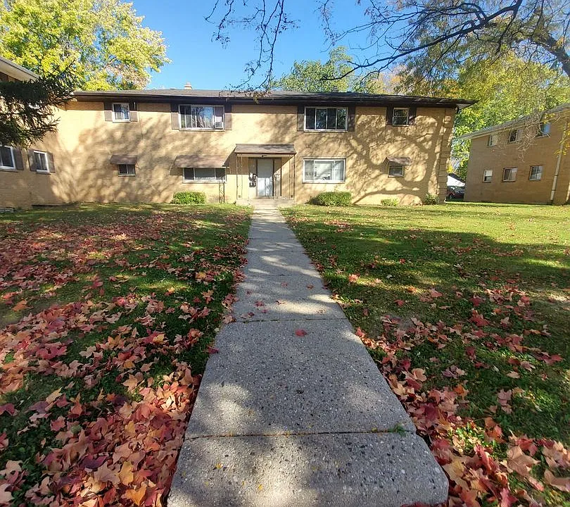 8230 W Villard Ave. (4 Unit)