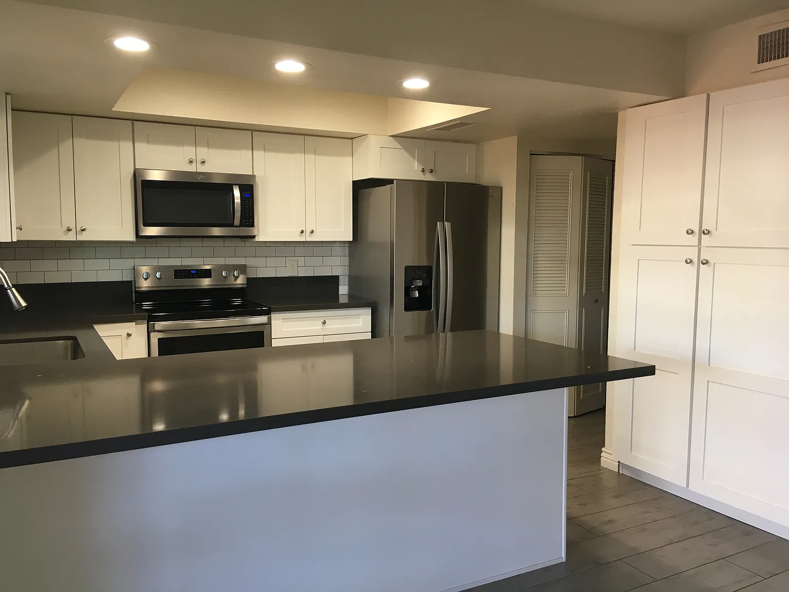 3 bed, 2.5 bath, 1646 sqft, $2,900 — Photo 2
