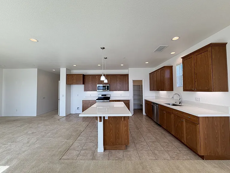 124 Deerbrush Ln — Photo 6