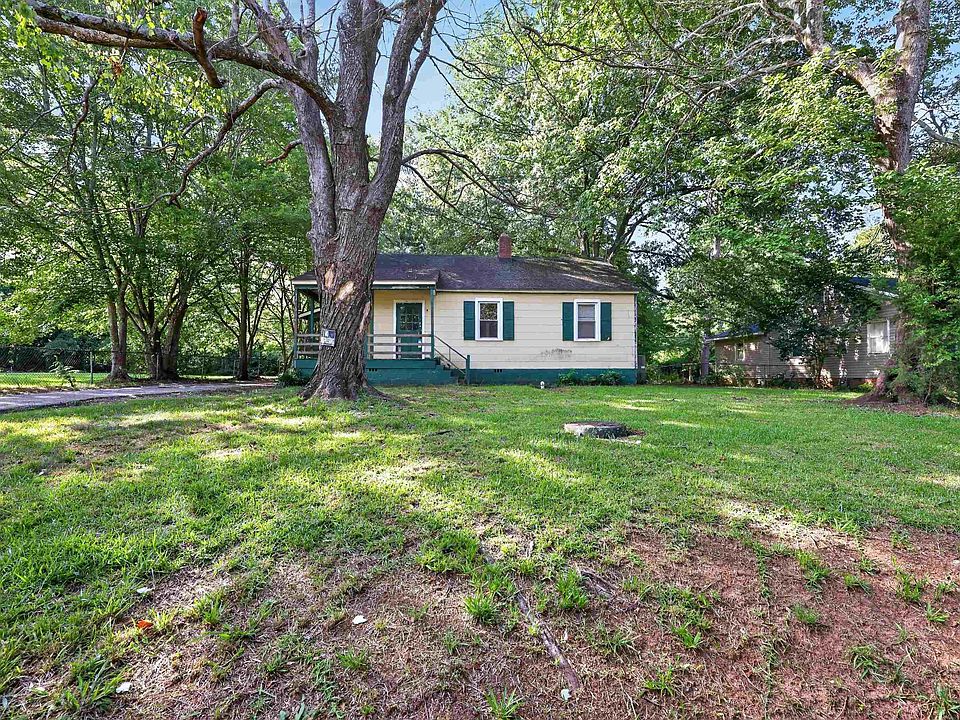 1st image of 204 Anderson Dr