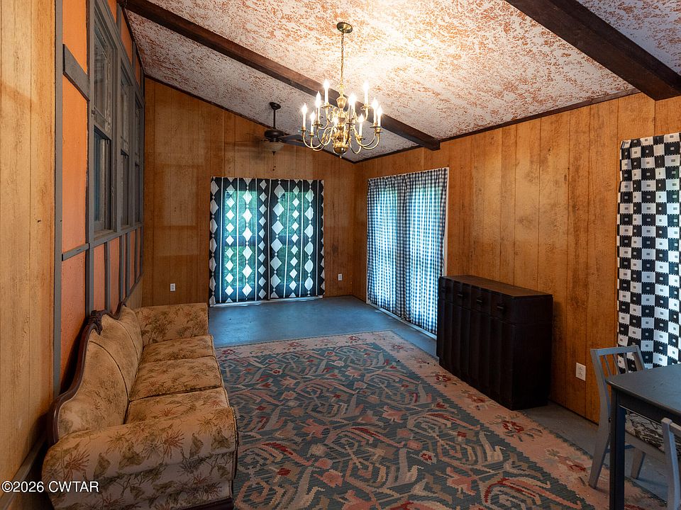 19th image of 3061 Highland St