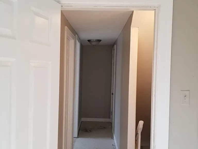 704 W Summer Rd — Photo 5