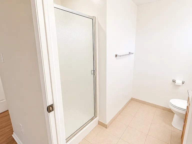8300 Holy Cross Pl — Photo 10