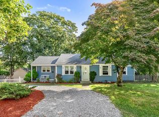 3 Kenmore Ct, Barrington, RI 02806