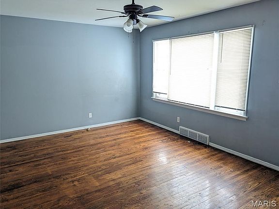 2nd image of 11927 Homestead Ave