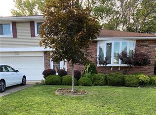 7448 Meadow Ln, Parma, OH