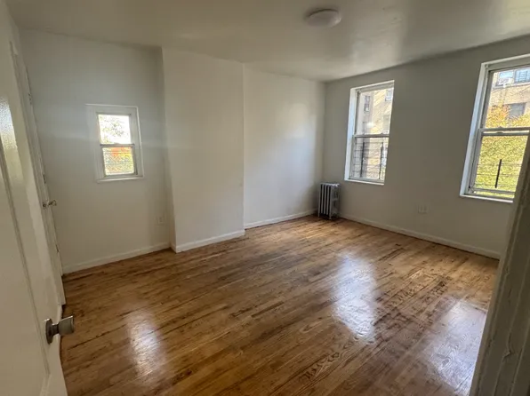 2413 Walton Avenue image 3 of 4