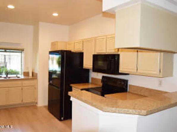 668 Oak Run Trl #106C, Oak Park, CA 91377
