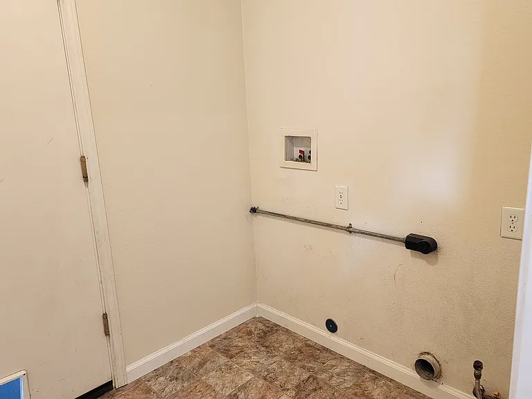 1435 Honey Locust Ave — Photo 21