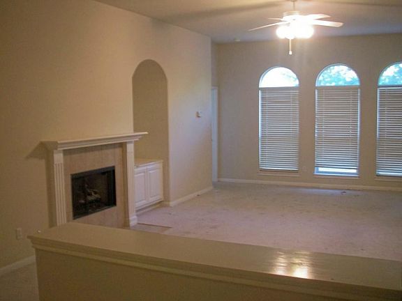 5th image of 2107 Woodston Dr