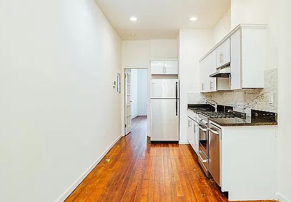 2nd image of 642 Humboldt St APT 2L