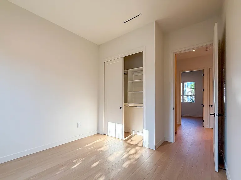3038 Vine St — Photo 28