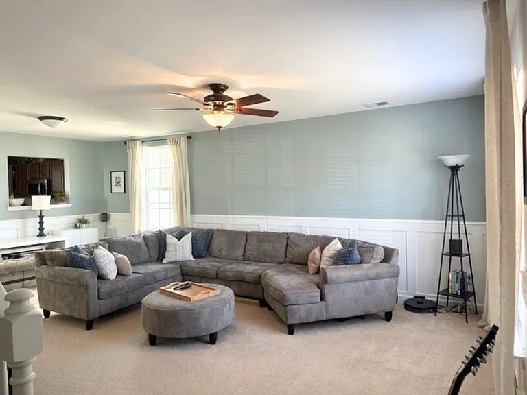 1026 Village Green Ln — Photo 4