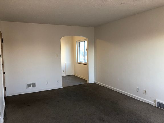 4th image of 47 E Maplewood Ave APT 4