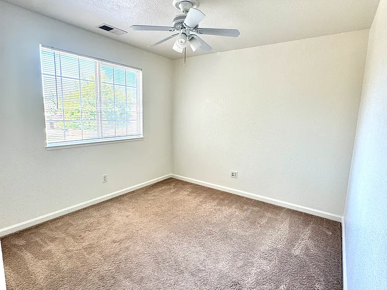 2520 Napoli Dr — Photo 25