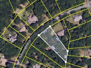 210 Hummingbird Ct, Bushkill, PA 18324