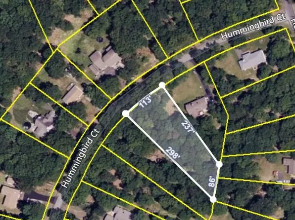 210 Hummingbird Ct, Bushkill, PA 18324