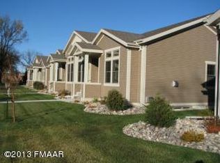 1377 8th St N, Fargo, ND 58102
