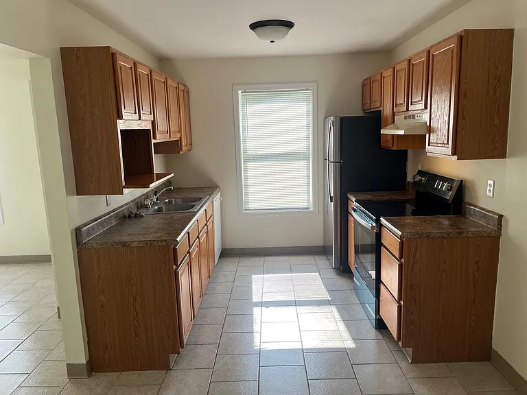 324 W Elting St — Photo 11