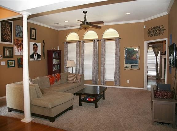 4th image of 2710 Zachary Dr
