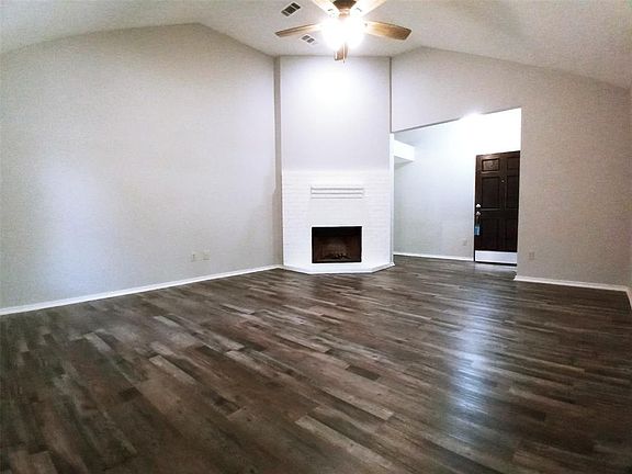 5th image of 1509 Flameleaf Dr
