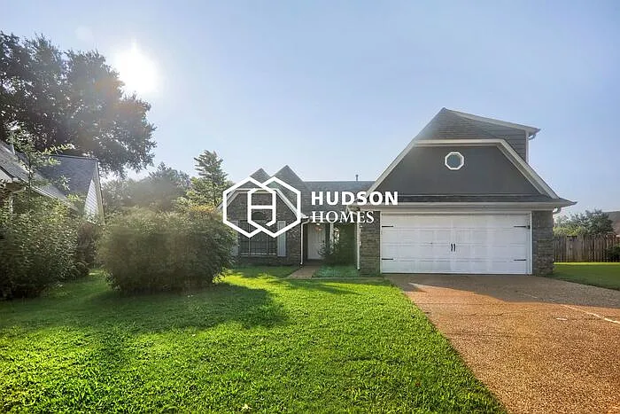 5 bed, 3.0 bath, 2299 sqft, $2,600 — Photo 4