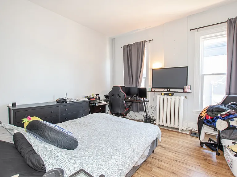 186 James St #4 — Photo 8