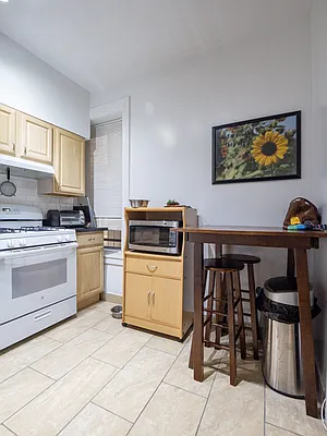 Rented by City Connections Realty | media 10