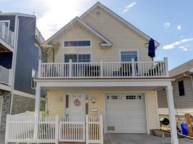 67 Vermont St — Photo 2