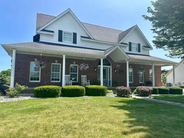 1244 Golf Brook Ln, Saginaw, MI 48609