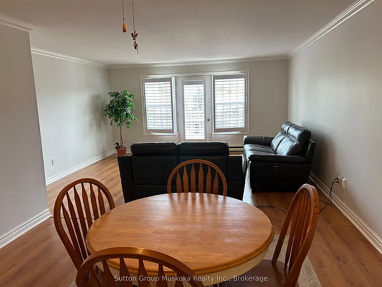 44 King William St #3 — Photo 6