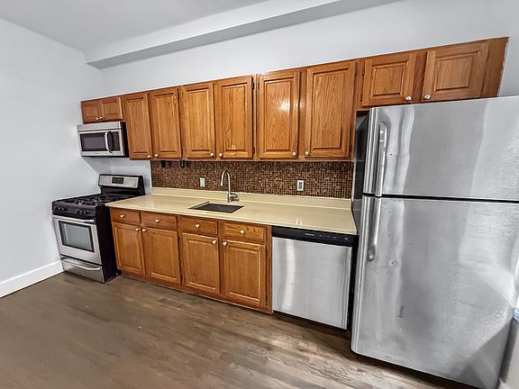 5th image of 369 Lincoln Pl APT 1A
