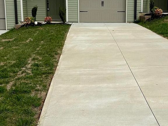 2nd image of 1822 Bennett Village Dr